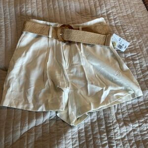 Forever 21 Women's Cream Shorts with Belt size M
